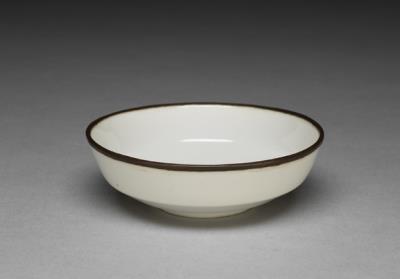 图片[2]-White dish, Ming dynasty (1368-1644)-China Archive